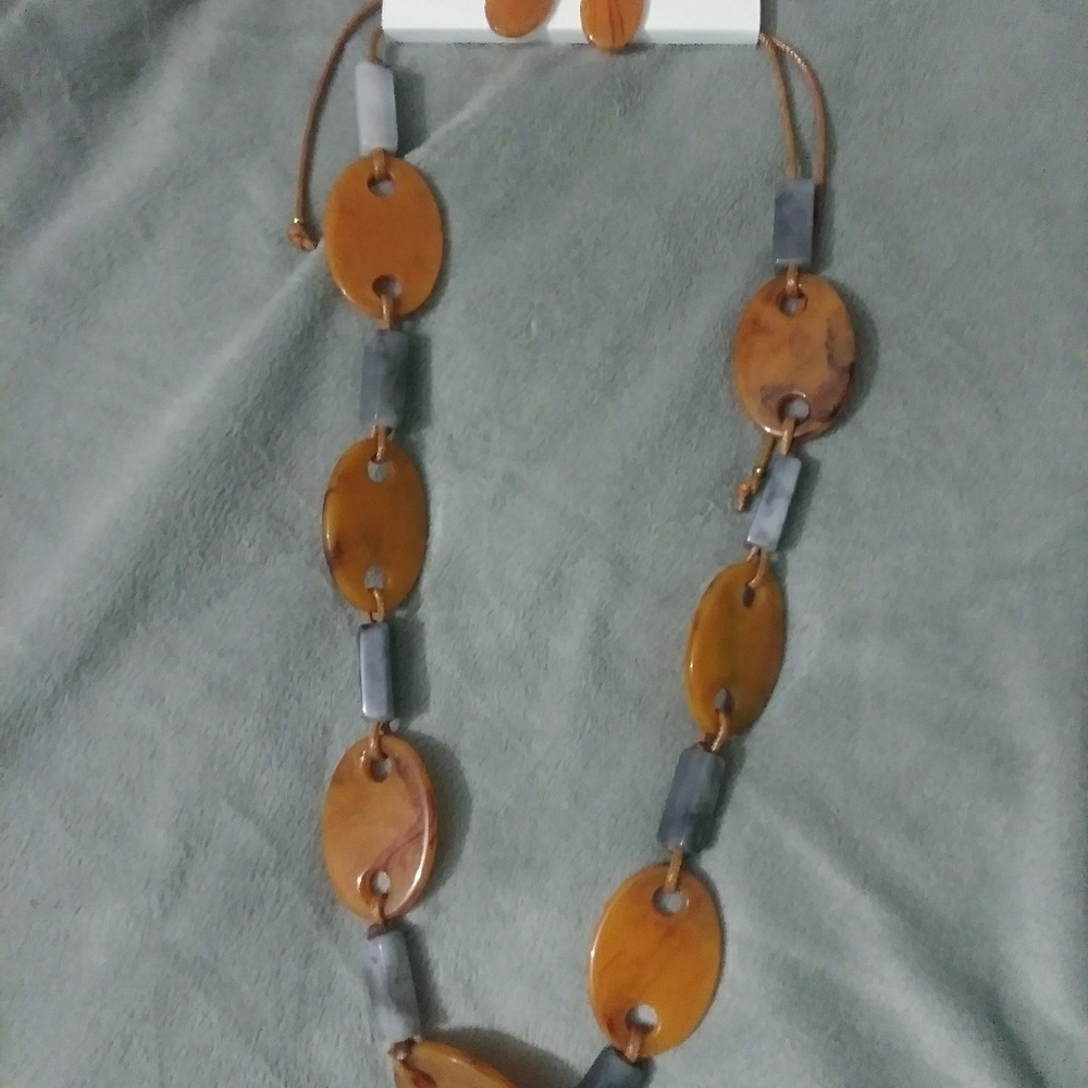 Necklace and earrings set